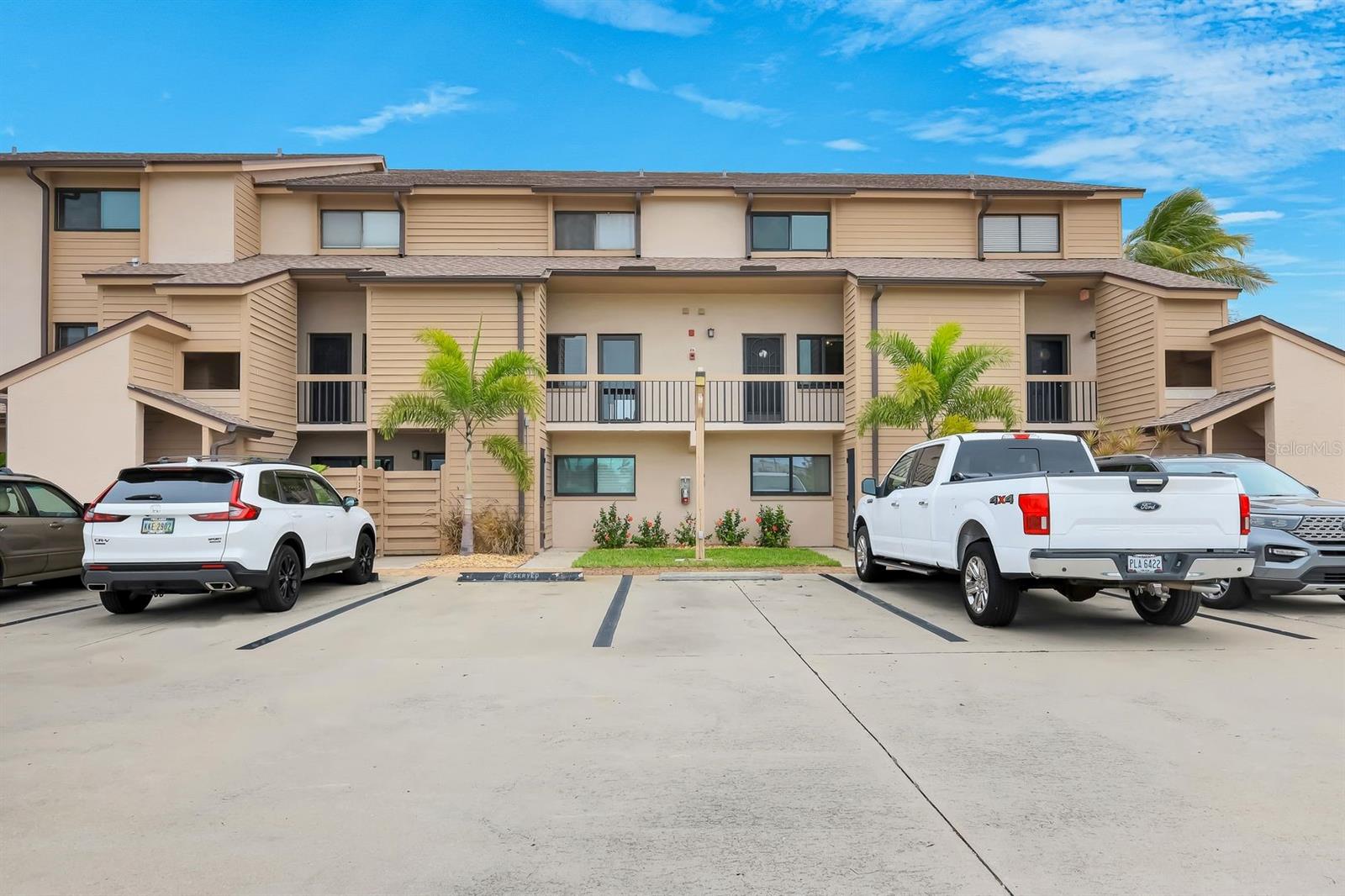 Image 26 of 28 For 894 Buttonwood Drive 221