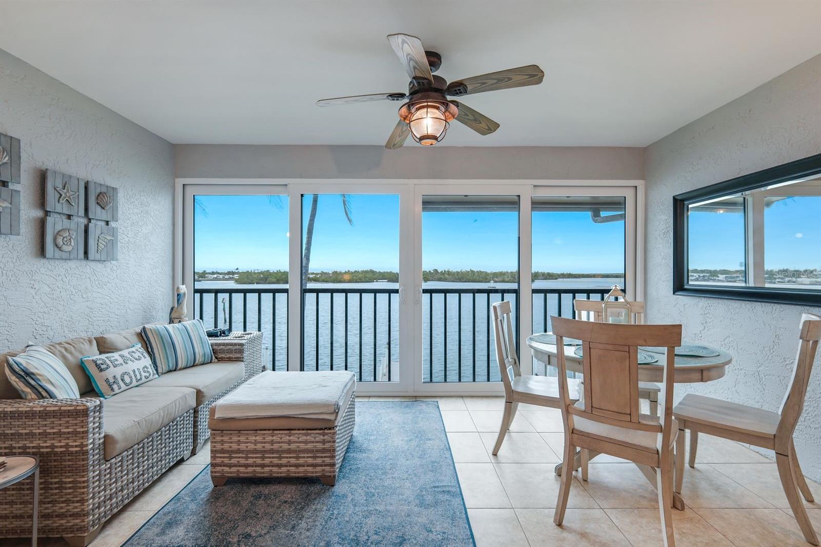 Image 4 of 28 For 894 Buttonwood Drive 221