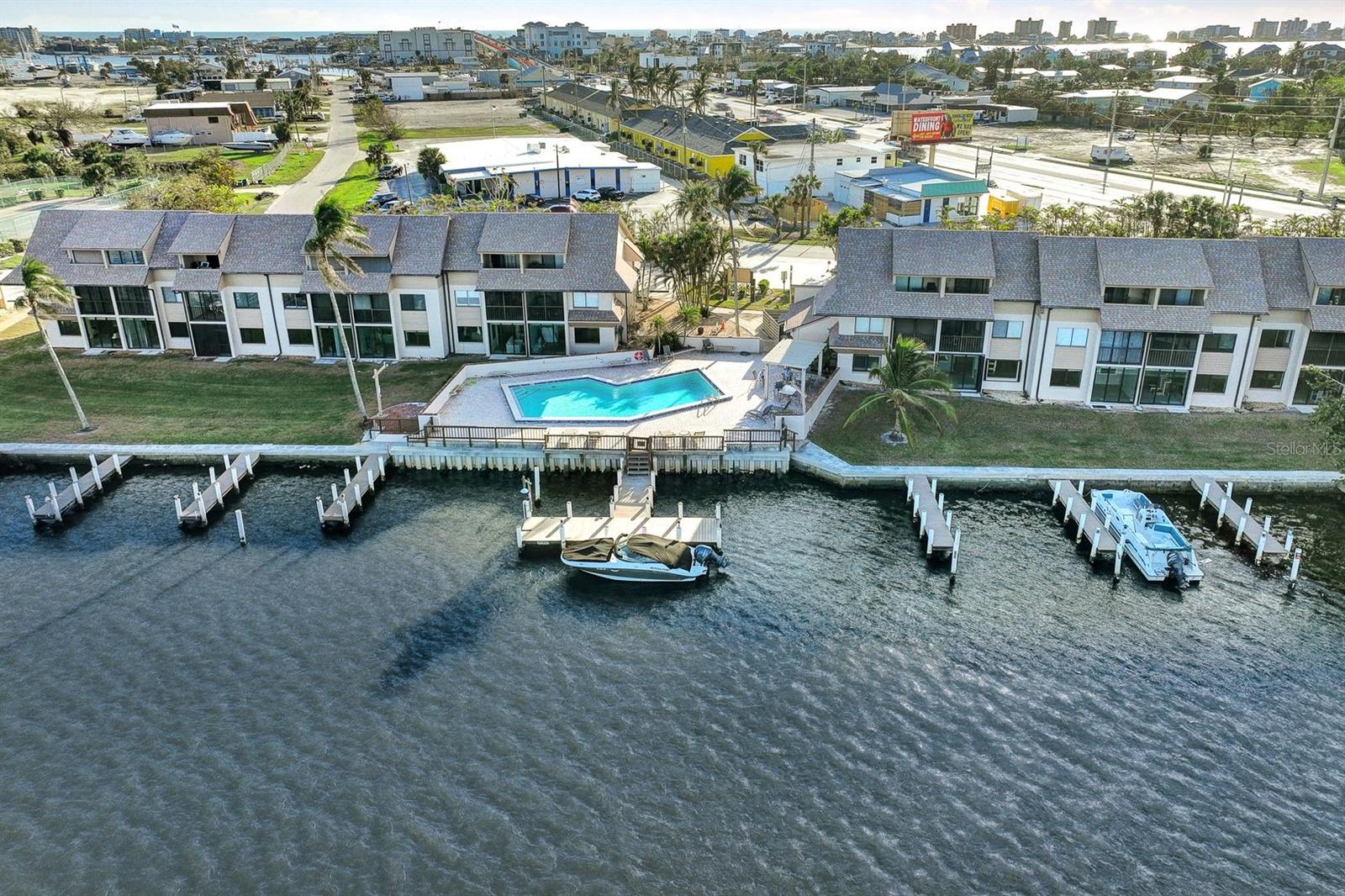 Image 5 of 28 For 894 Buttonwood Drive 221