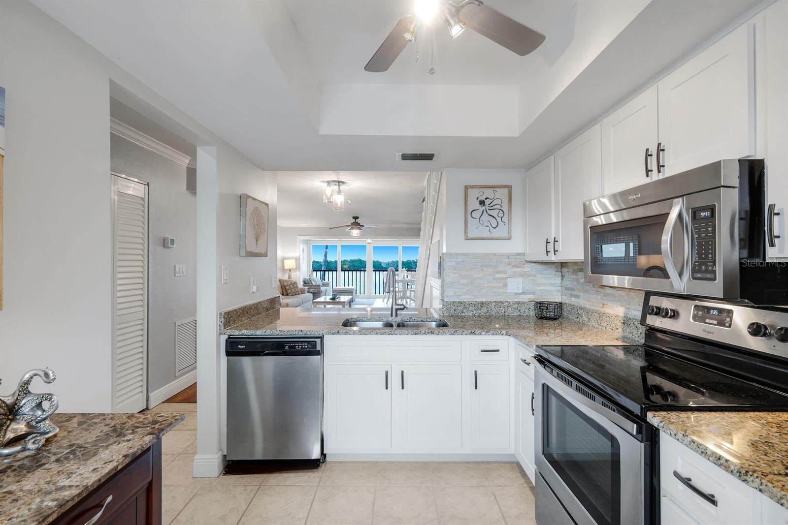 Image 7 of 28 For 894 Buttonwood Drive 221