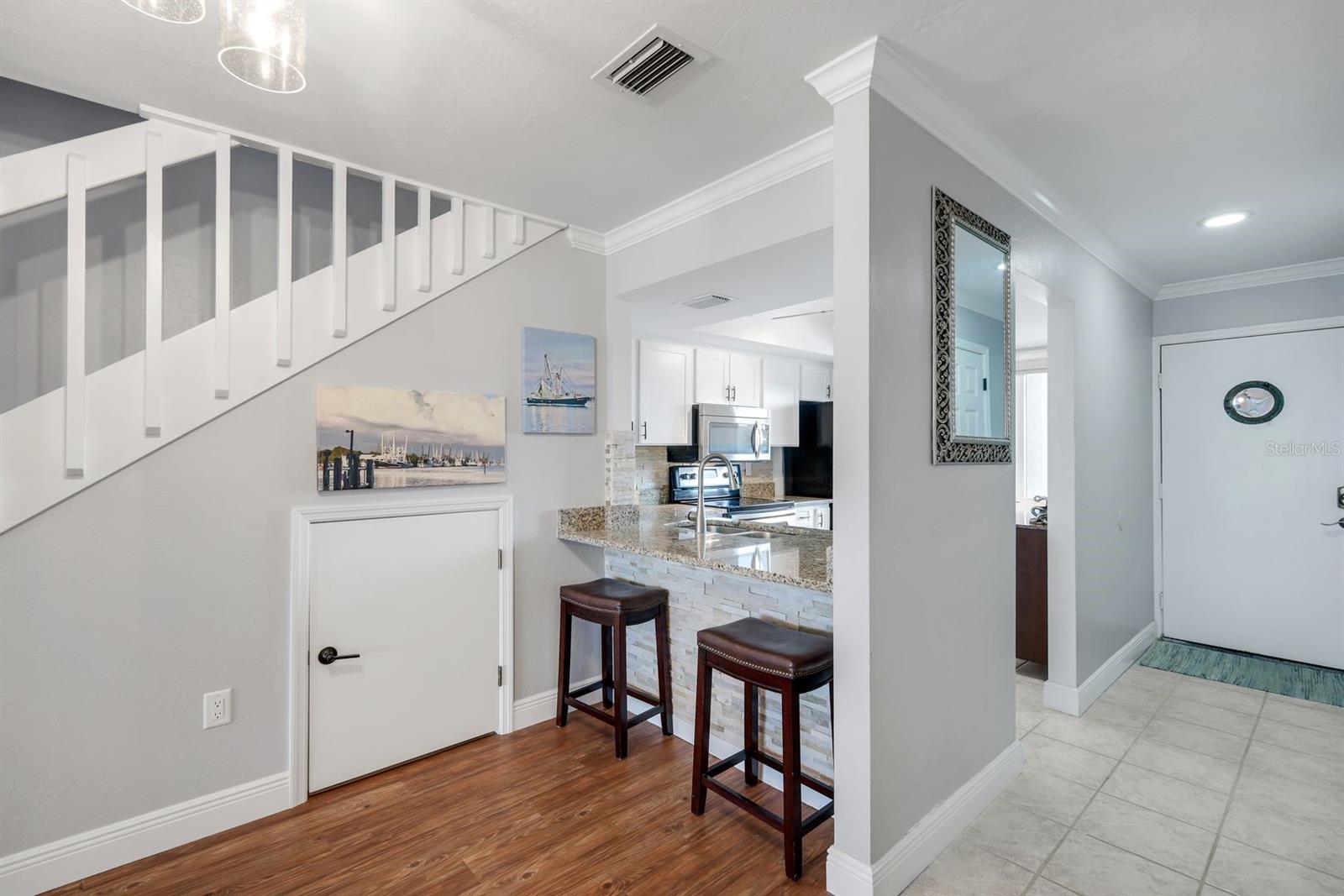 Image 8 of 28 For 894 Buttonwood Drive 221