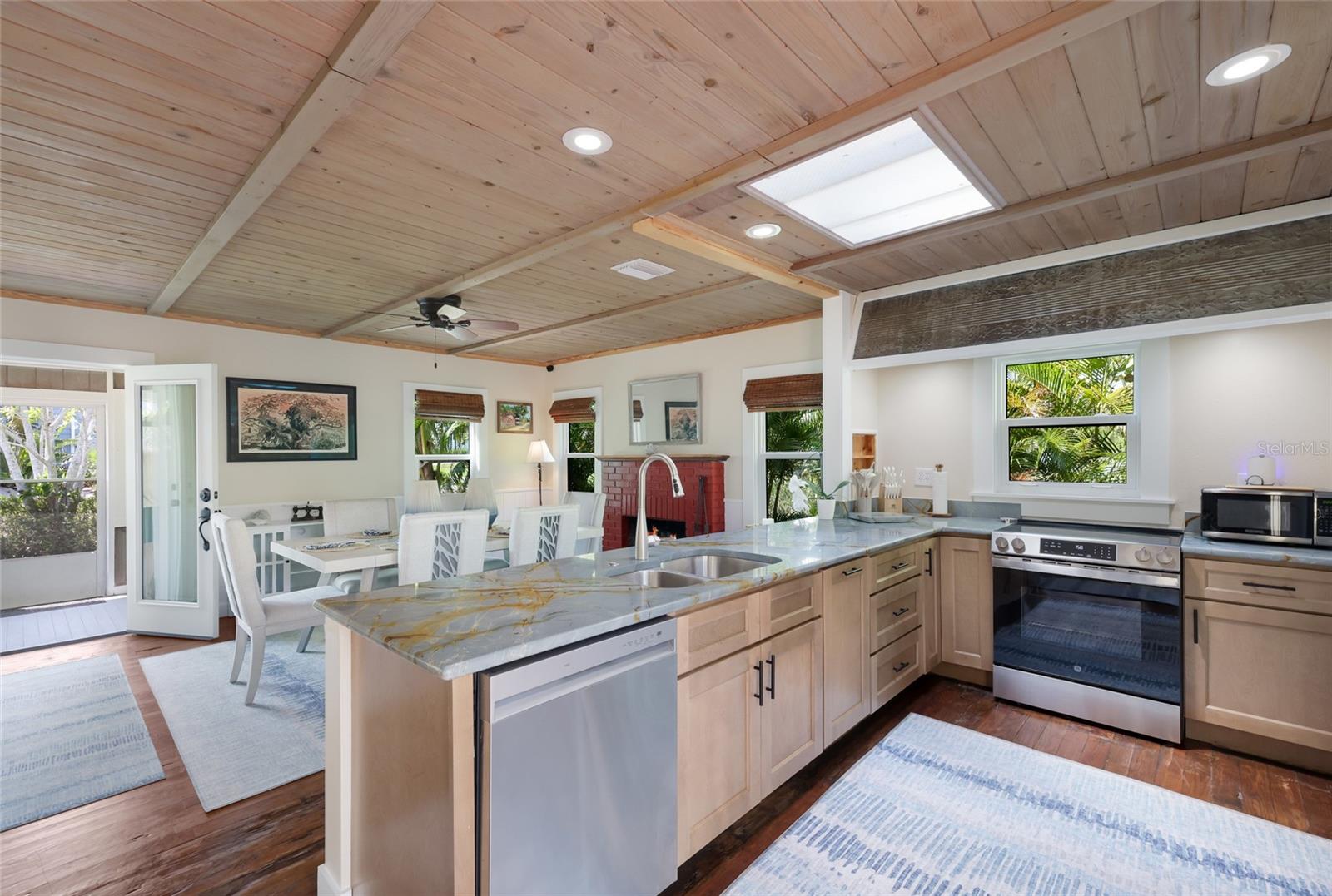 Image 13 of 62 For 7030 Poinsettia Avenue