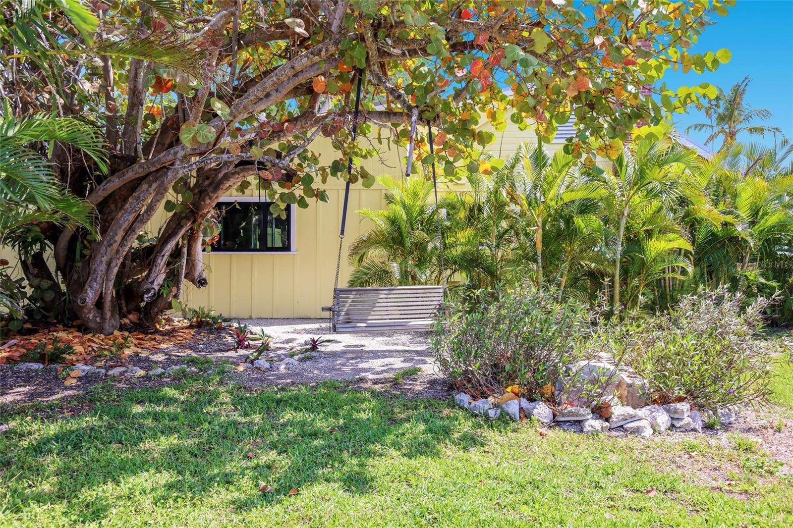 Image 37 of 62 For 7030 Poinsettia Avenue