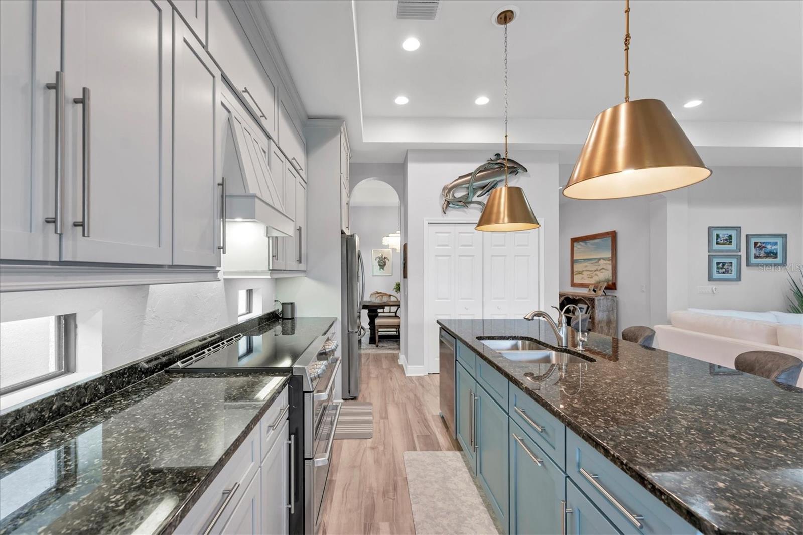 Image 15 of 52 For 5819 Title Row Drive