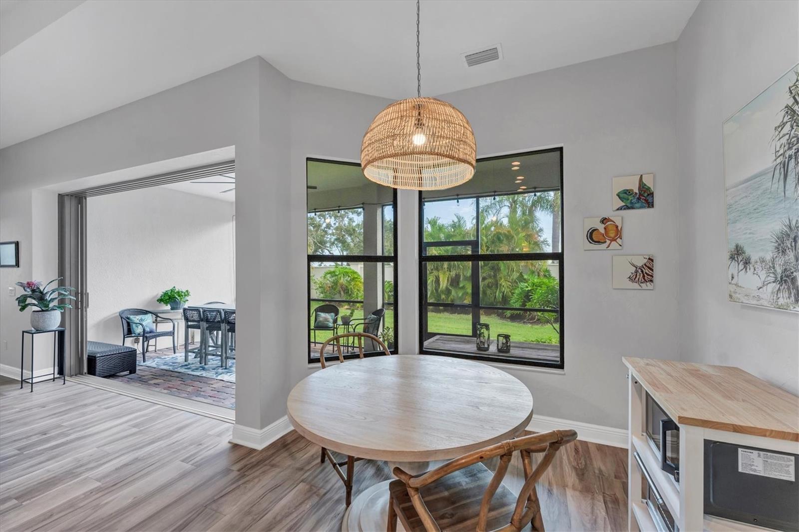 Image 17 of 52 For 5819 Title Row Drive