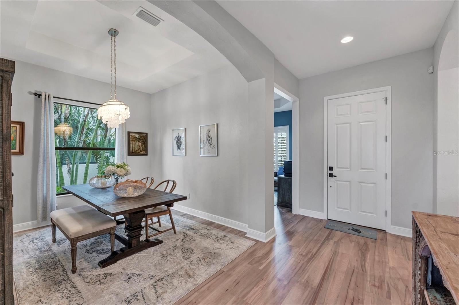 Image 19 of 52 For 5819 Title Row Drive