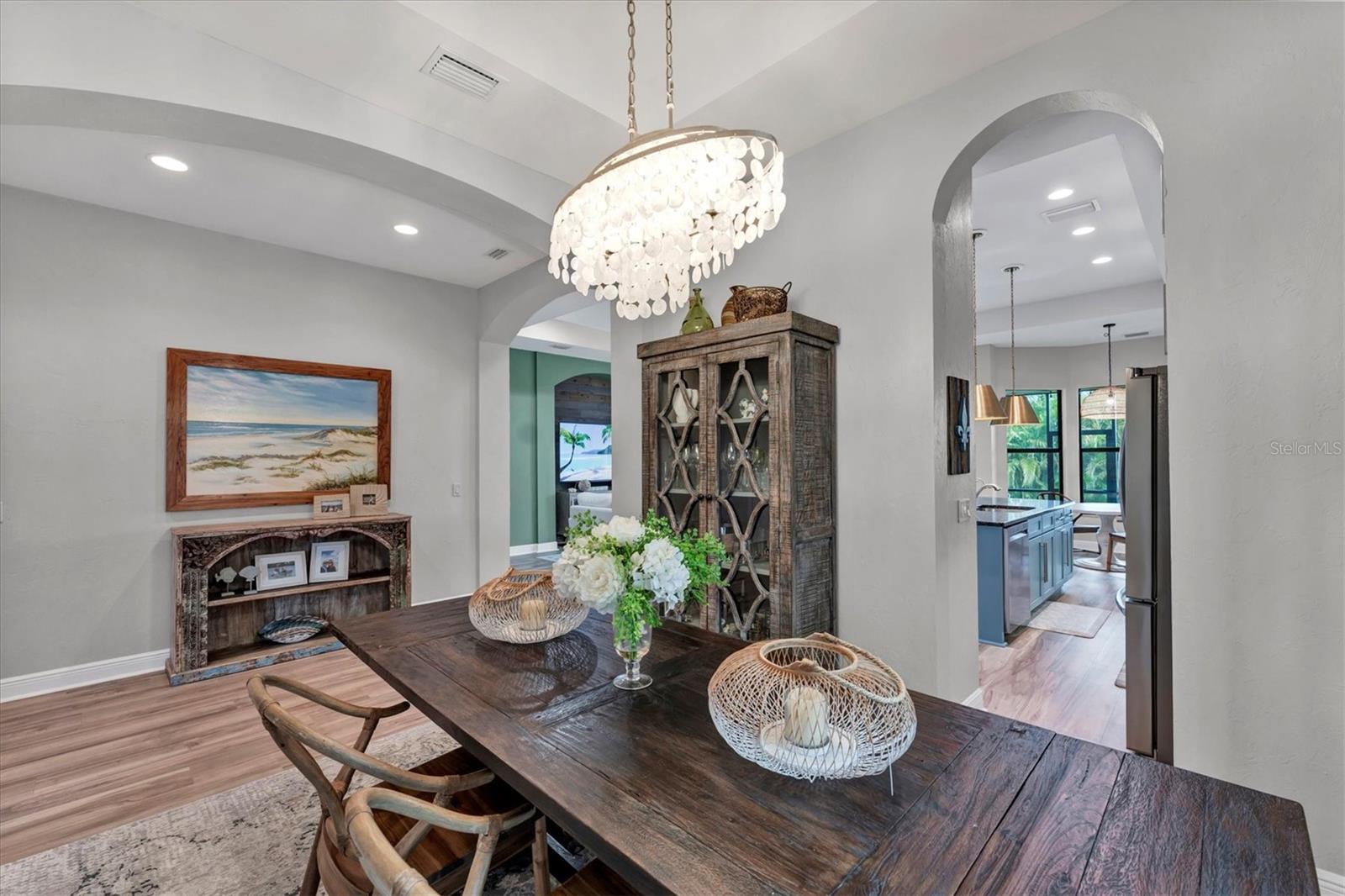 Image 21 of 52 For 5819 Title Row Drive