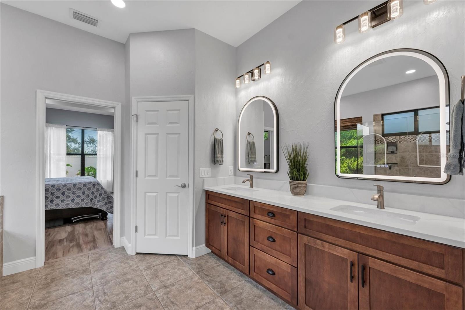 Image 26 of 52 For 5819 Title Row Drive