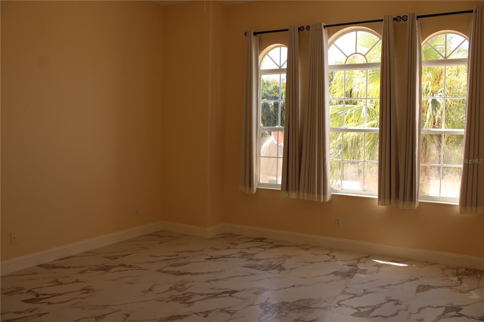 Image 10 of 47 For 7803 33rd Street E