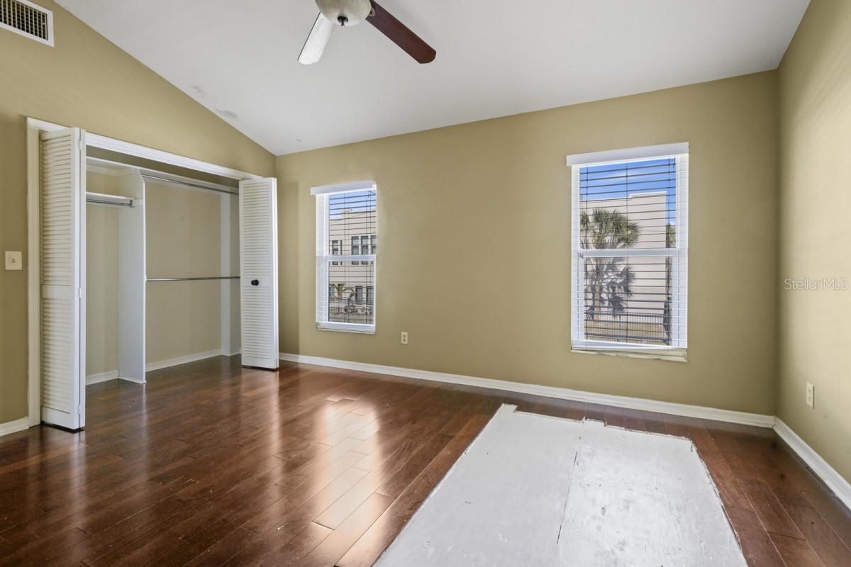 Image 10 of 17 For 301 Bungalow Park Avenue C