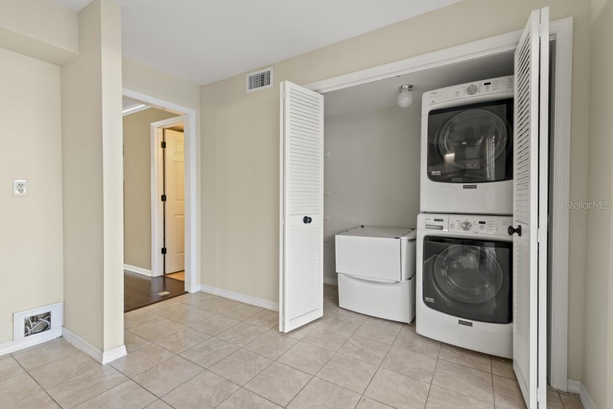 Image 11 of 17 For 301 Bungalow Park Avenue C