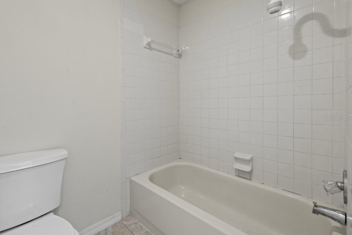 Image 12 of 17 For 301 Bungalow Park Avenue C