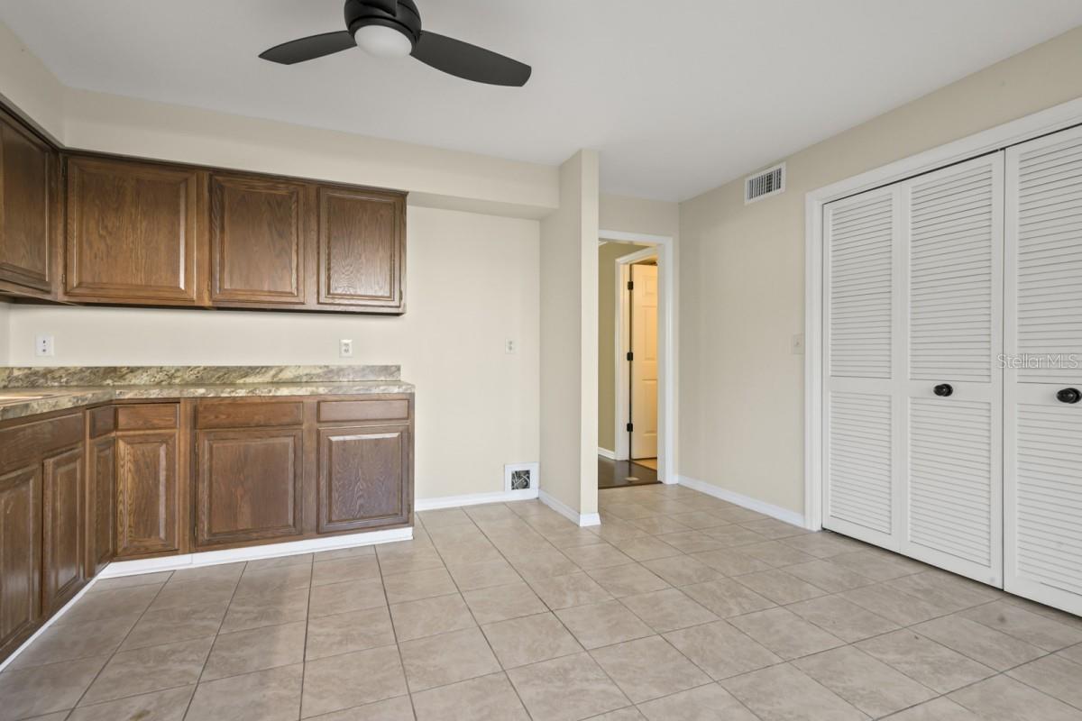 Image 5 of 17 For 301 Bungalow Park Avenue C