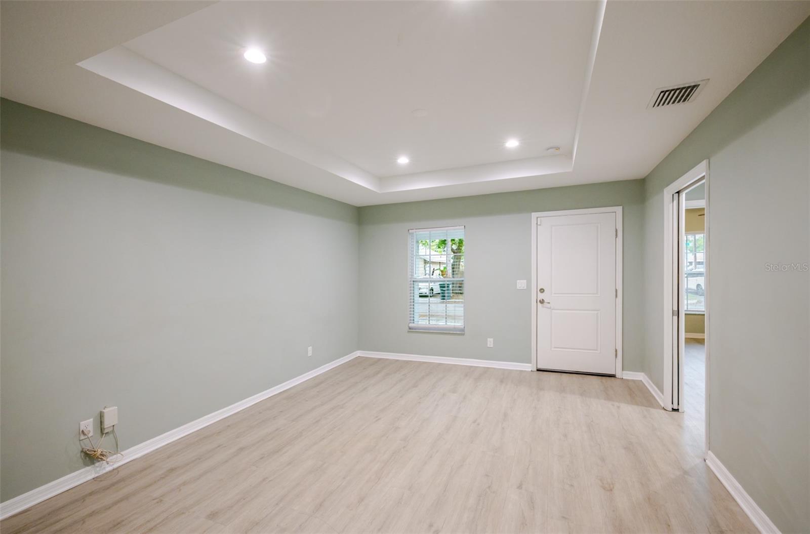 Image 17 of 60 For 1101 2nd Street W