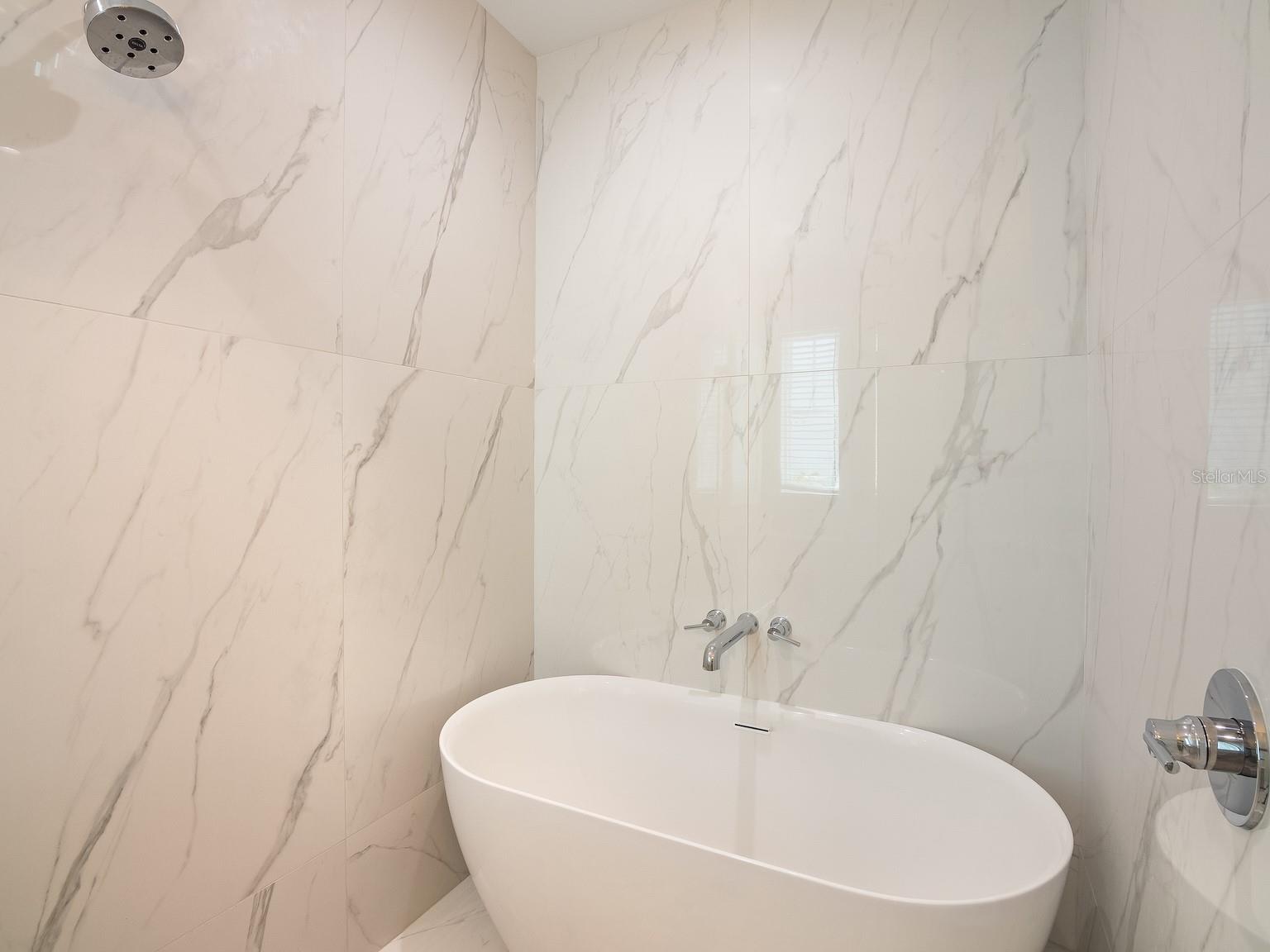 Image 28 of 69 For 419 Alamanda Road