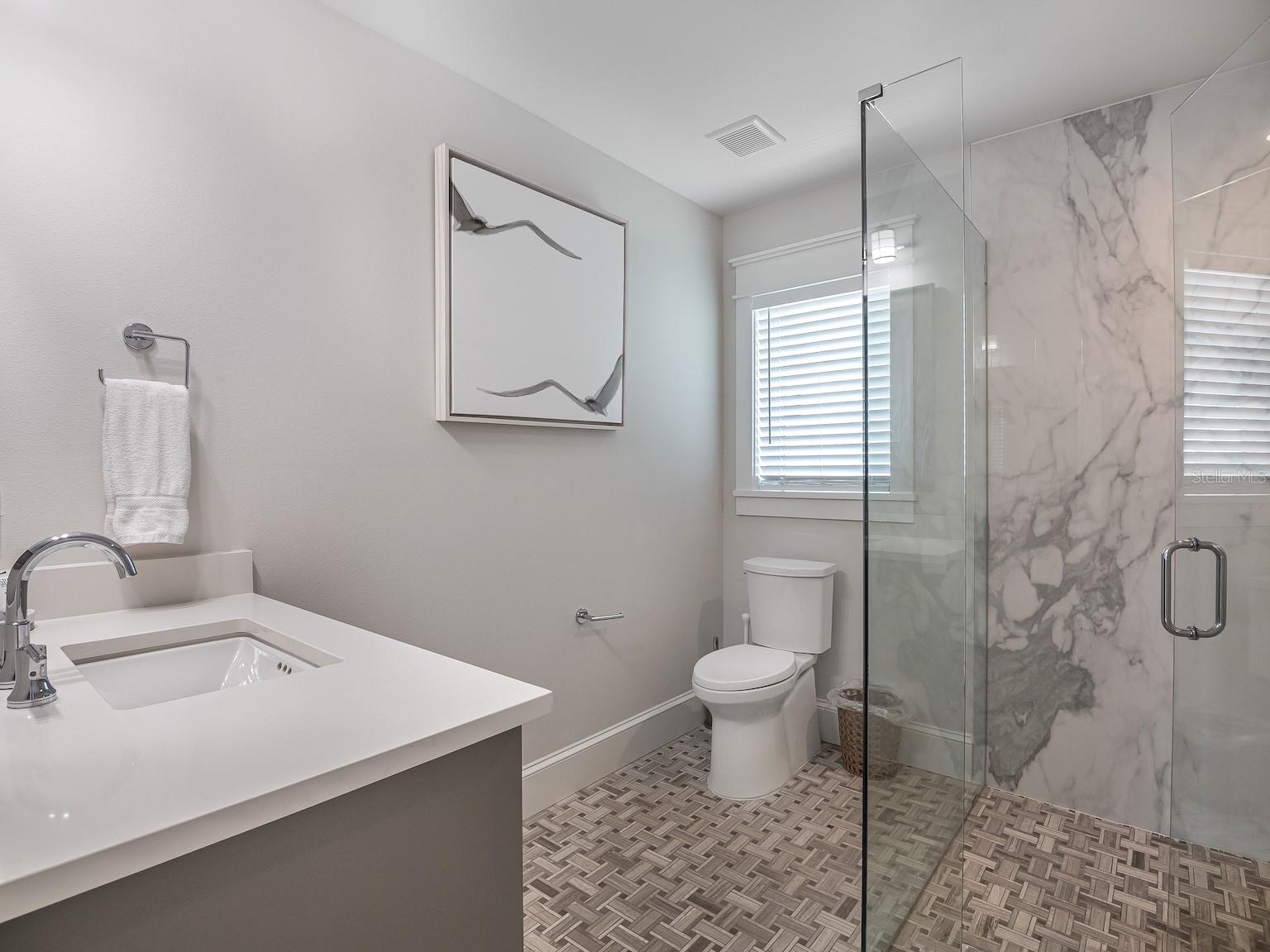 Image 38 of 69 For 419 Alamanda Road