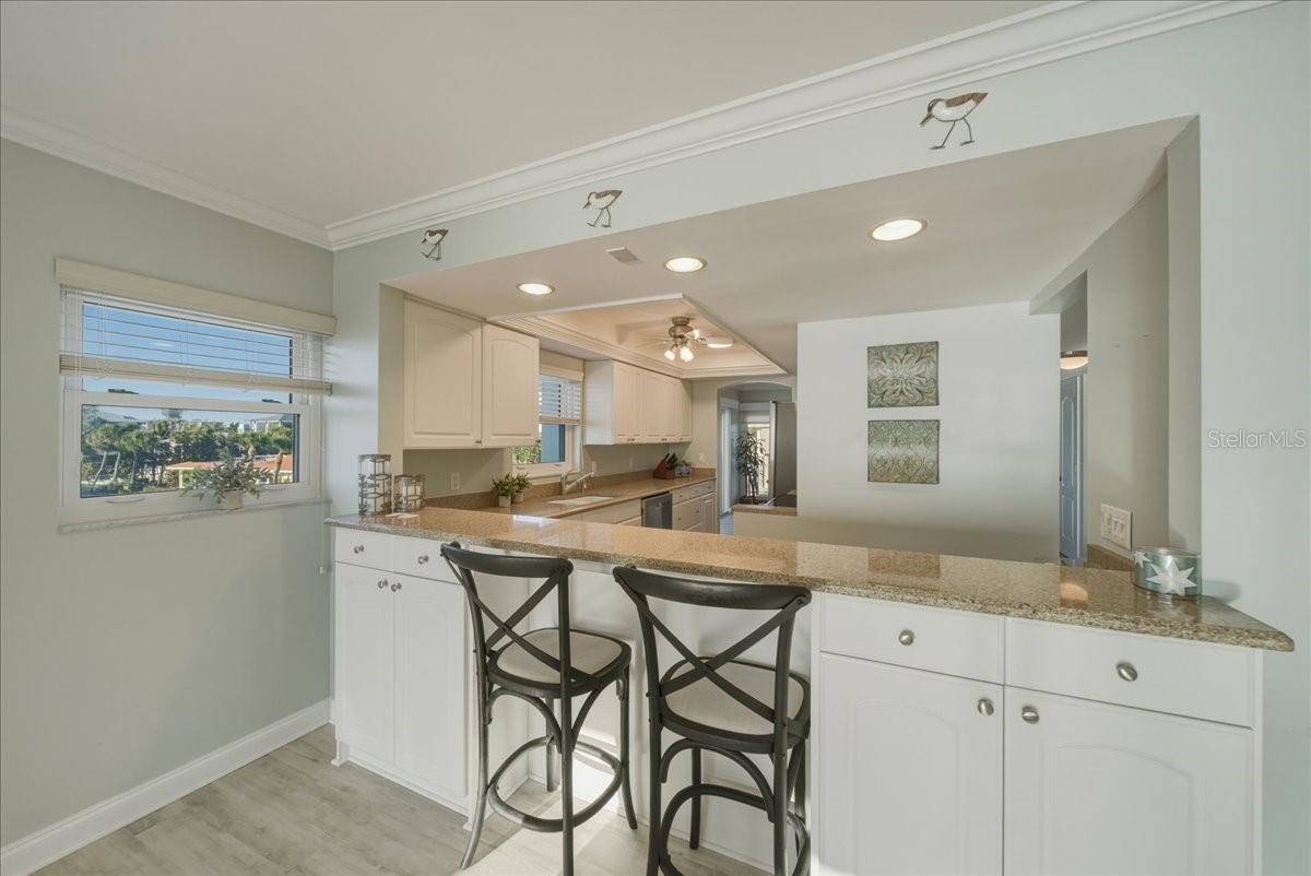 Image 11 of 77 For 633 Alhambra Road 301