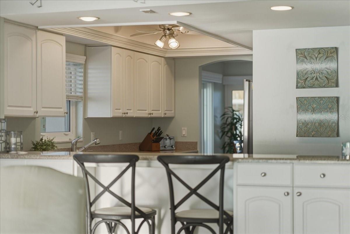 Image 12 of 77 For 633 Alhambra Road 301