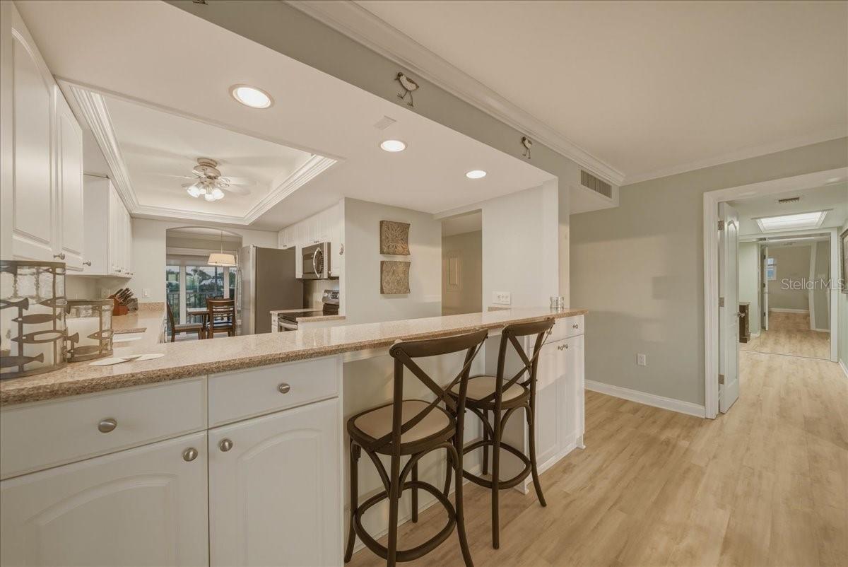 Image 13 of 77 For 633 Alhambra Road 301