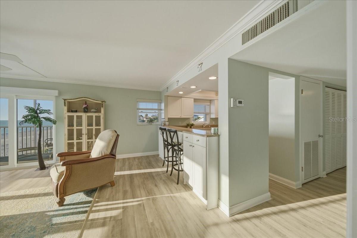 Image 14 of 77 For 633 Alhambra Road 301