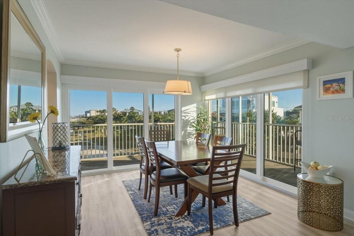 Image 23 of 77 For 633 Alhambra Road 301