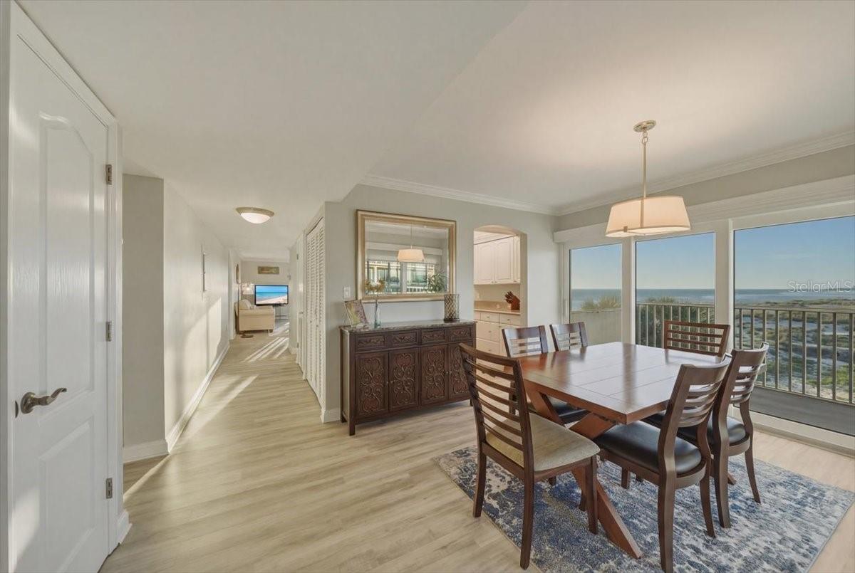 Image 24 of 77 For 633 Alhambra Road 301