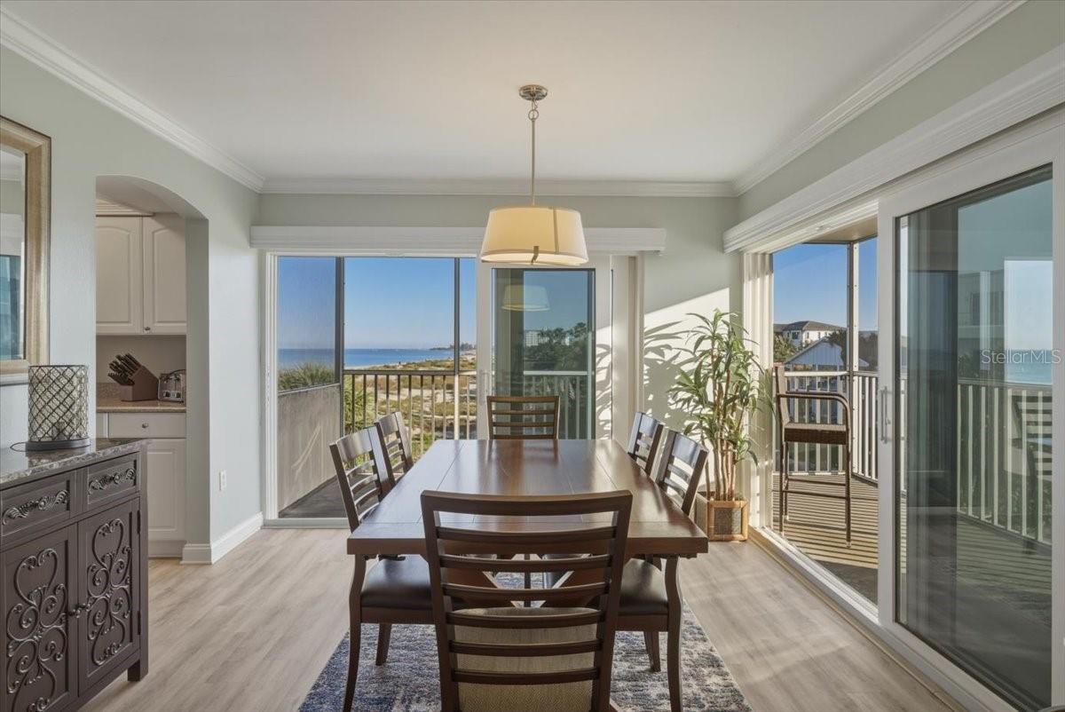 Image 25 of 77 For 633 Alhambra Road 301