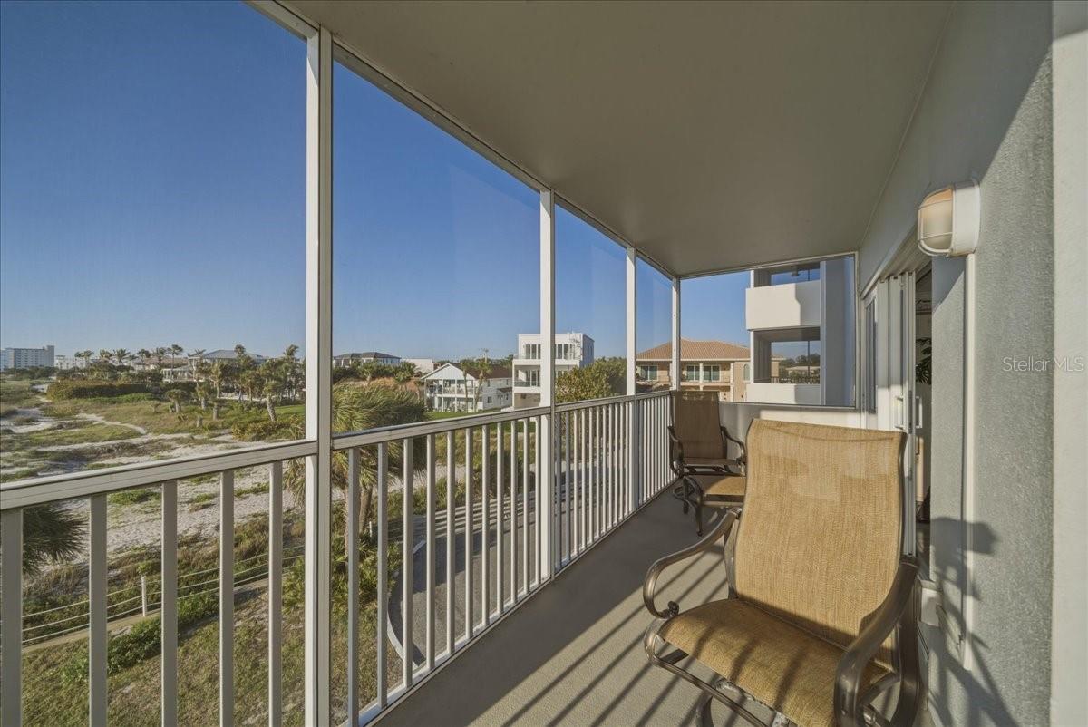 Image 31 of 77 For 633 Alhambra Road 301