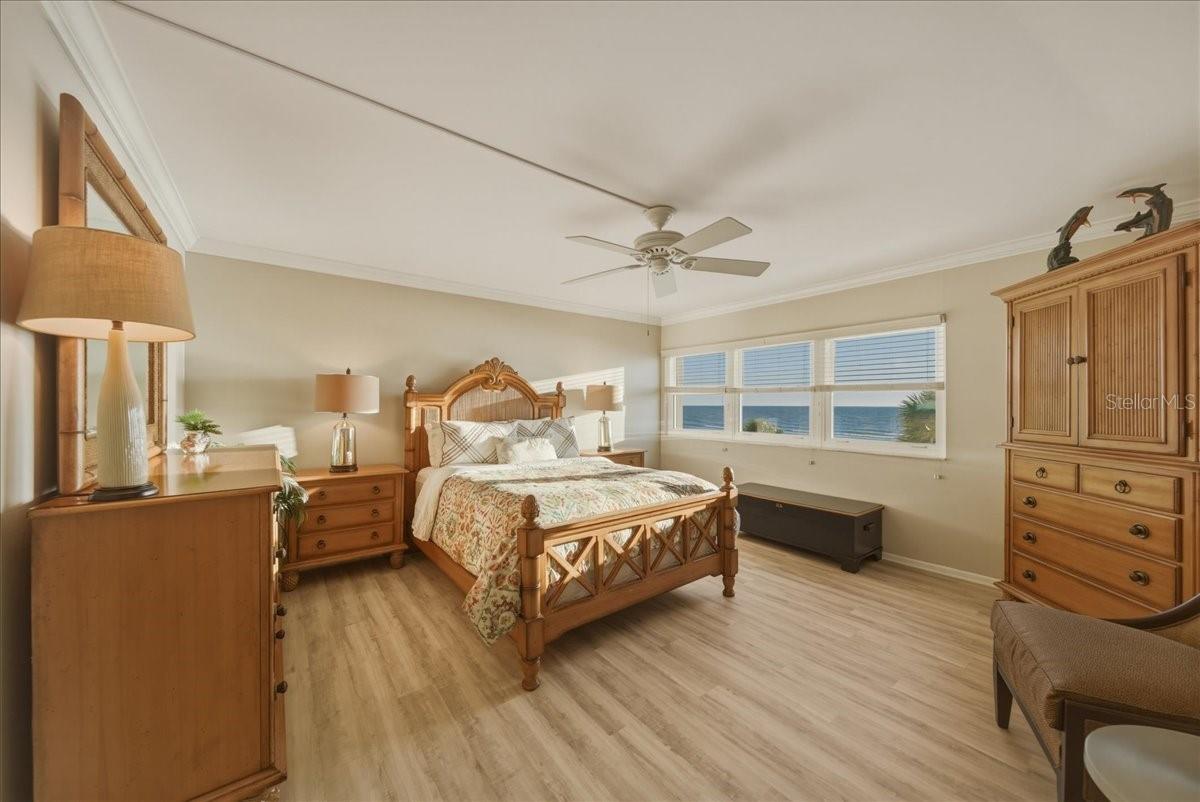 Image 37 of 77 For 633 Alhambra Road 301