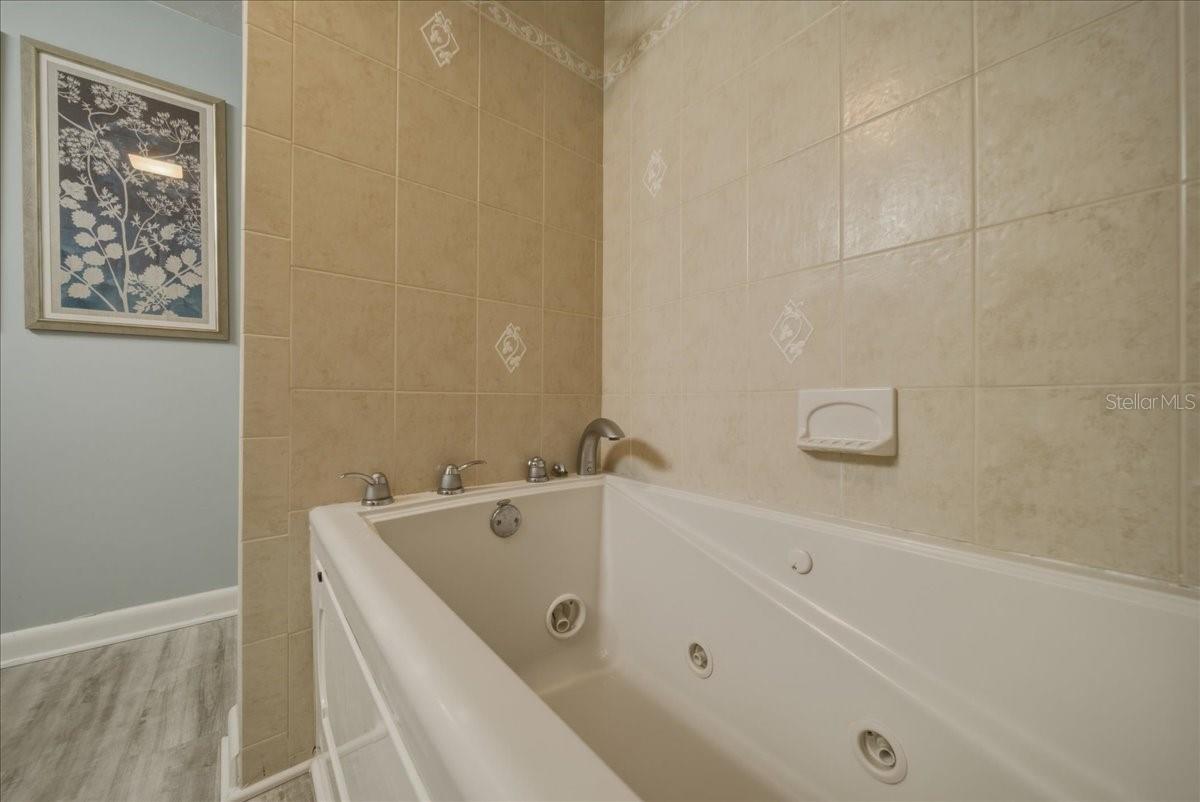 Image 44 of 77 For 633 Alhambra Road 301