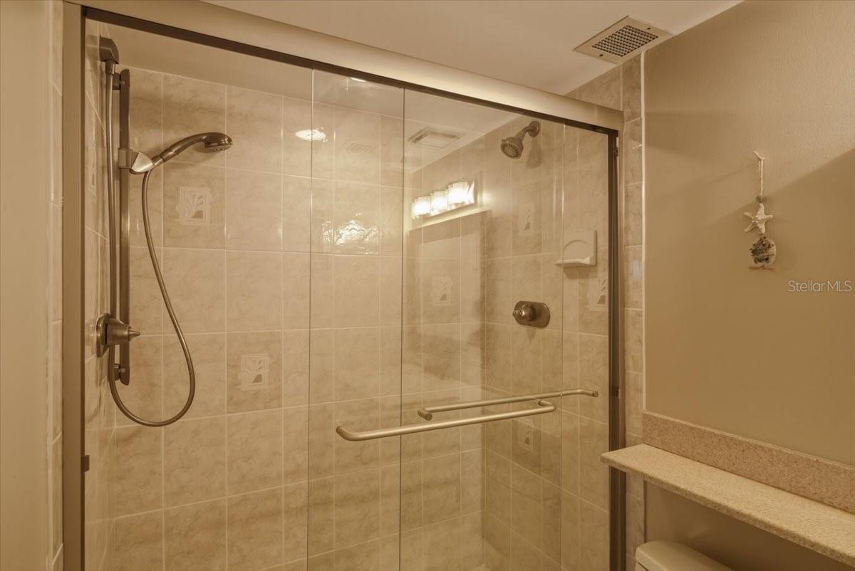 Image 48 of 77 For 633 Alhambra Road 301