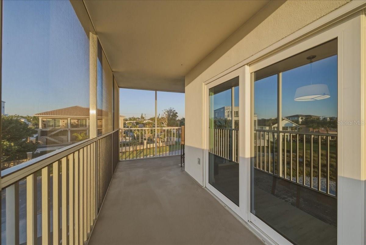 Image 58 of 77 For 633 Alhambra Road 301