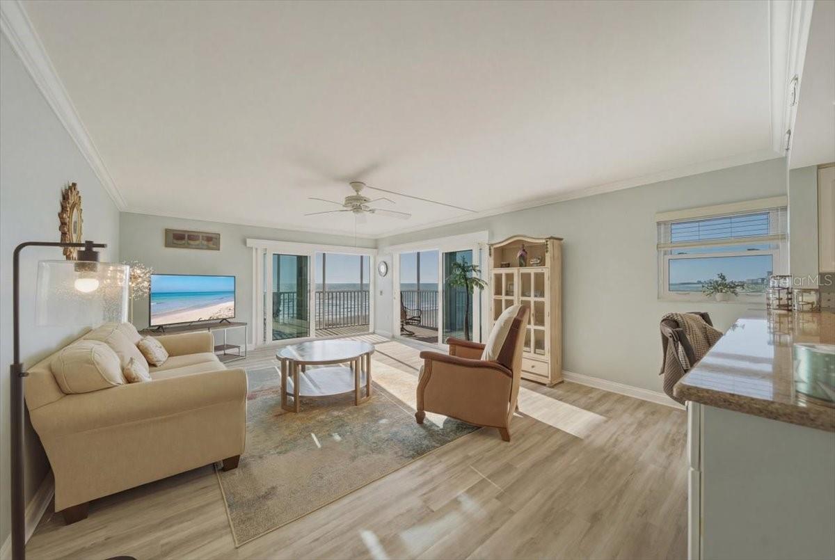 Image 6 of 77 For 633 Alhambra Road 301