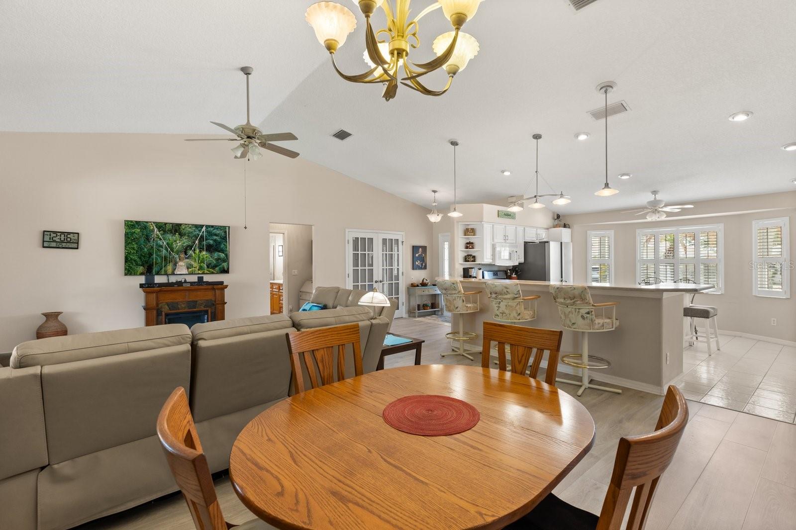 Image 7 of 30 For 21127 Royal St Georges Lane