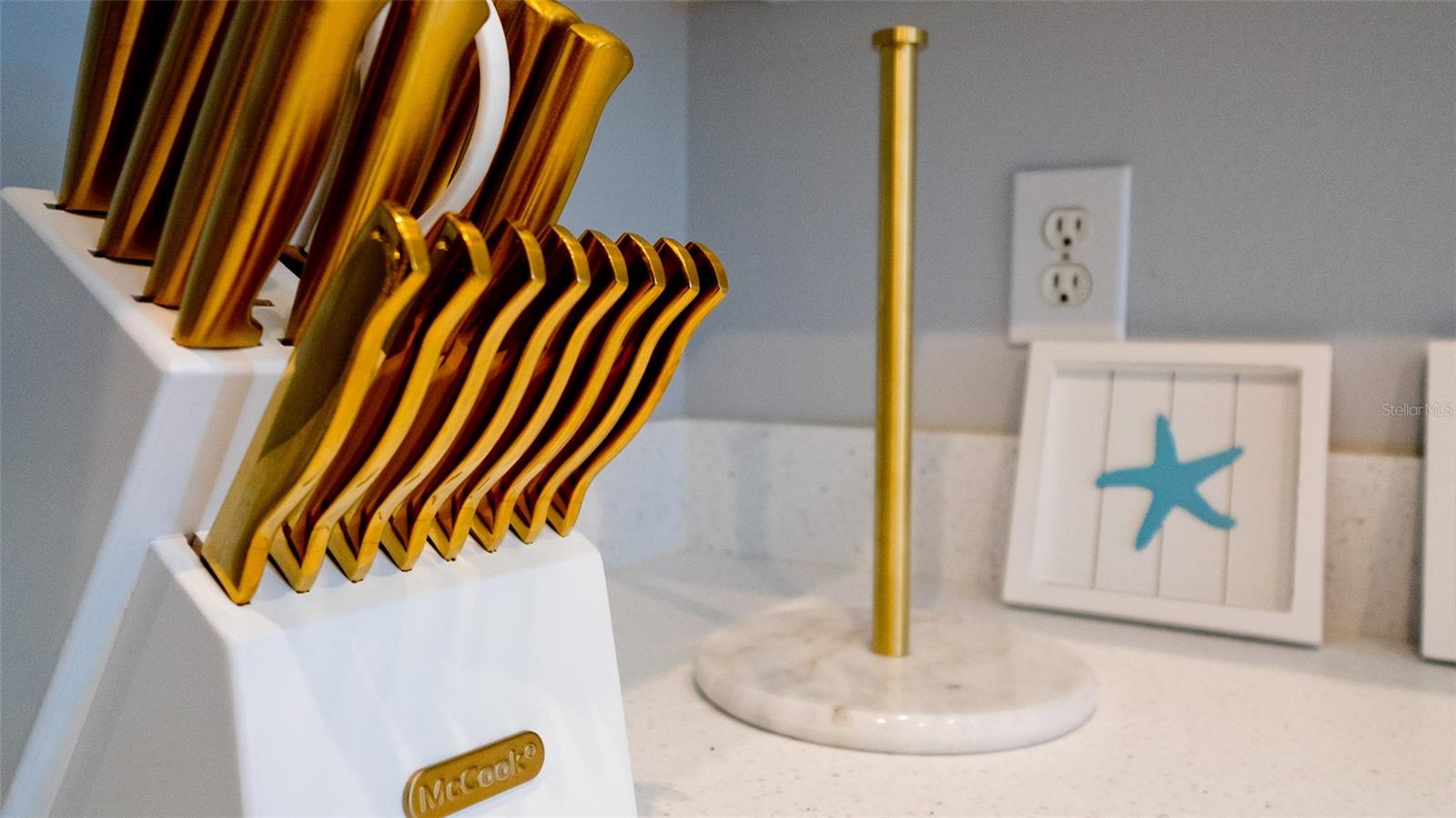 Image 33 of 76 For 4584 Runabout Way