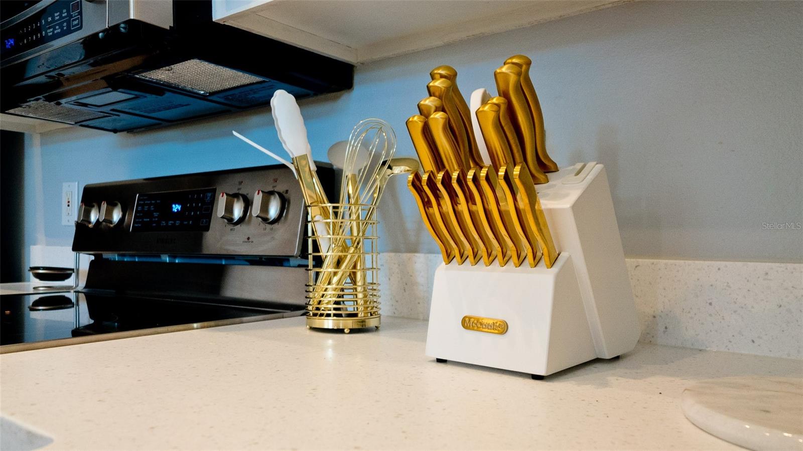 Image 34 of 76 For 4584 Runabout Way