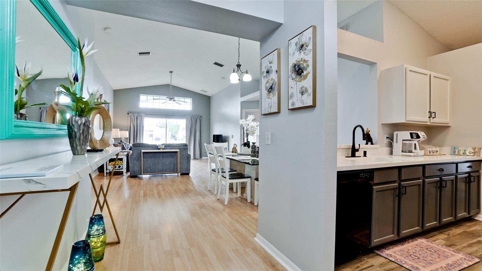 Image 4 of 76 For 4584 Runabout Way