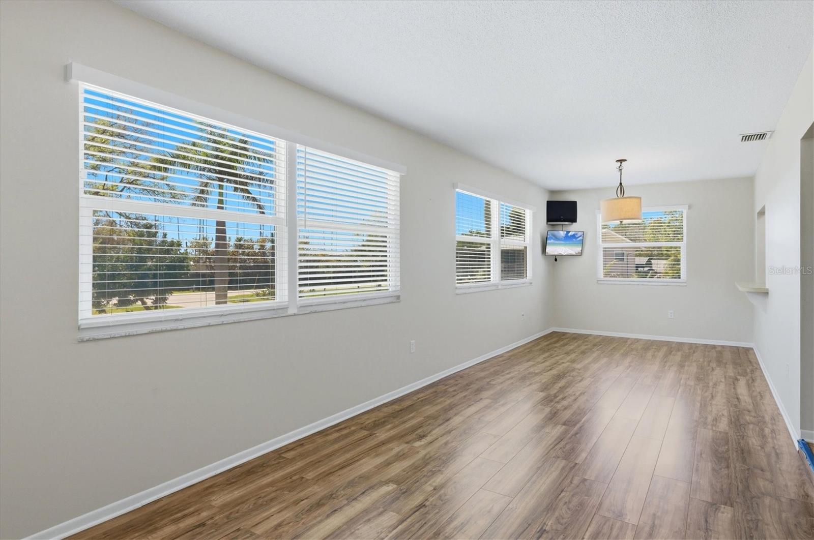 Image 27 of 59 For 1312 51st Avenue Drive W