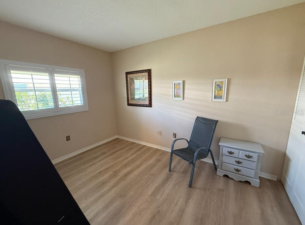 Image 12 of 23 For 5835 Tidewood Avenue 16