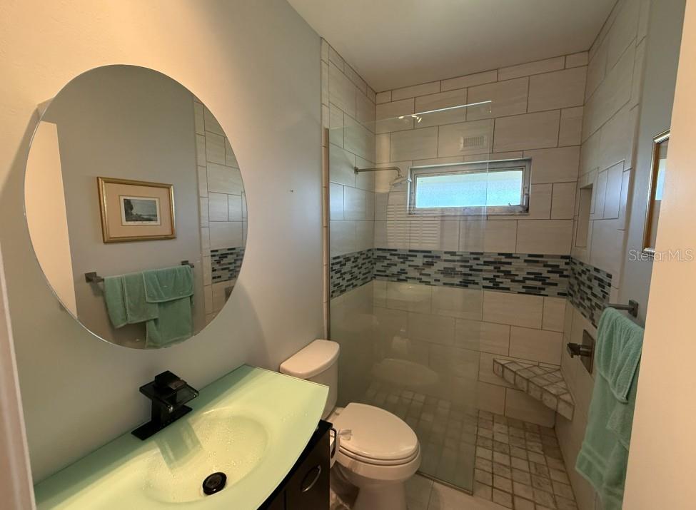 Image 13 of 23 For 5835 Tidewood Avenue 16