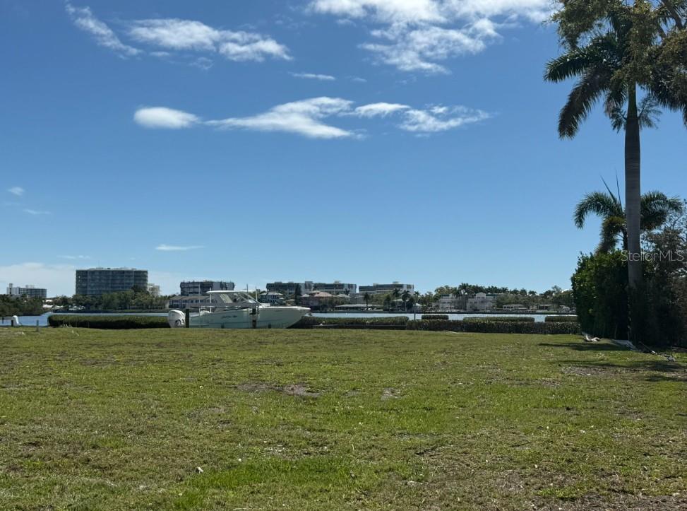 Image 19 of 23 For 5835 Tidewood Avenue 16