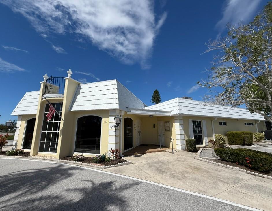 Image 20 of 23 For 5835 Tidewood Avenue 16