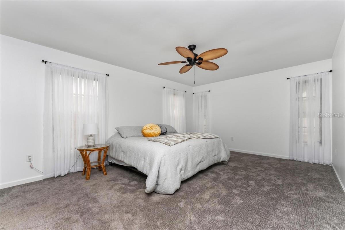 Image 12 of 24 For 880 Van Gogh Road