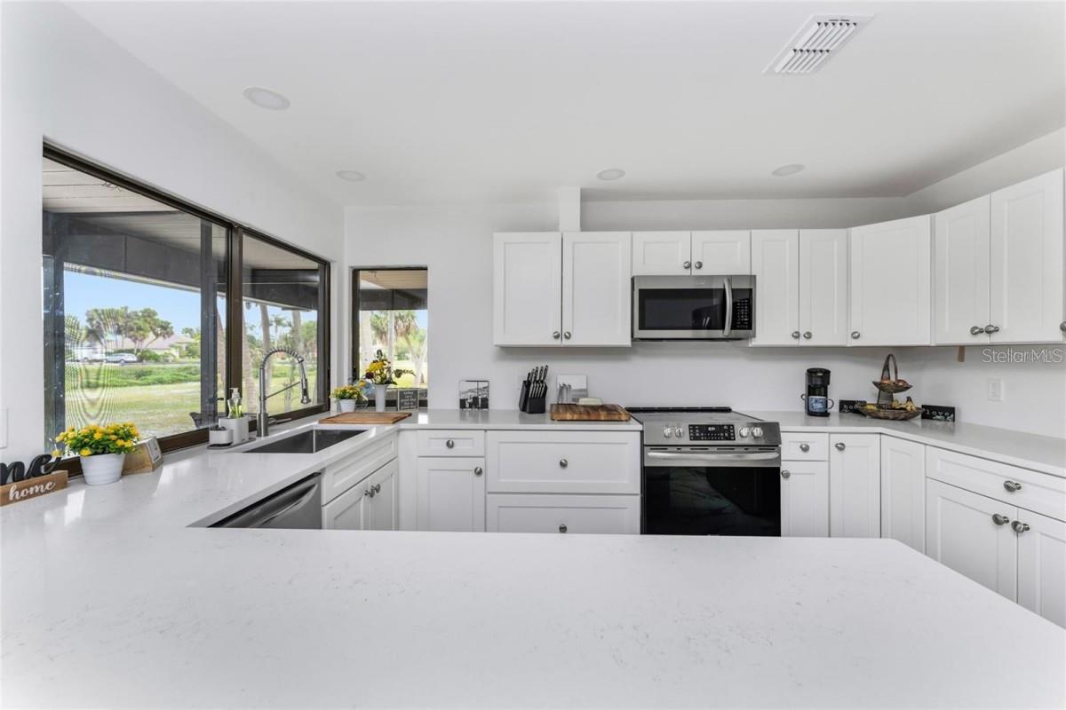 Image 19 of 24 For 880 Van Gogh Road