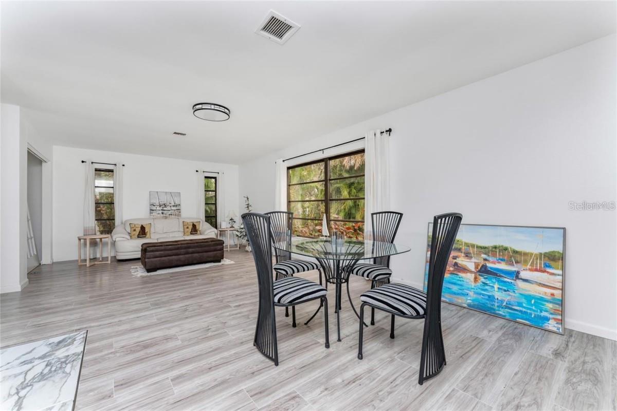 Image 9 of 24 For 880 Van Gogh Road