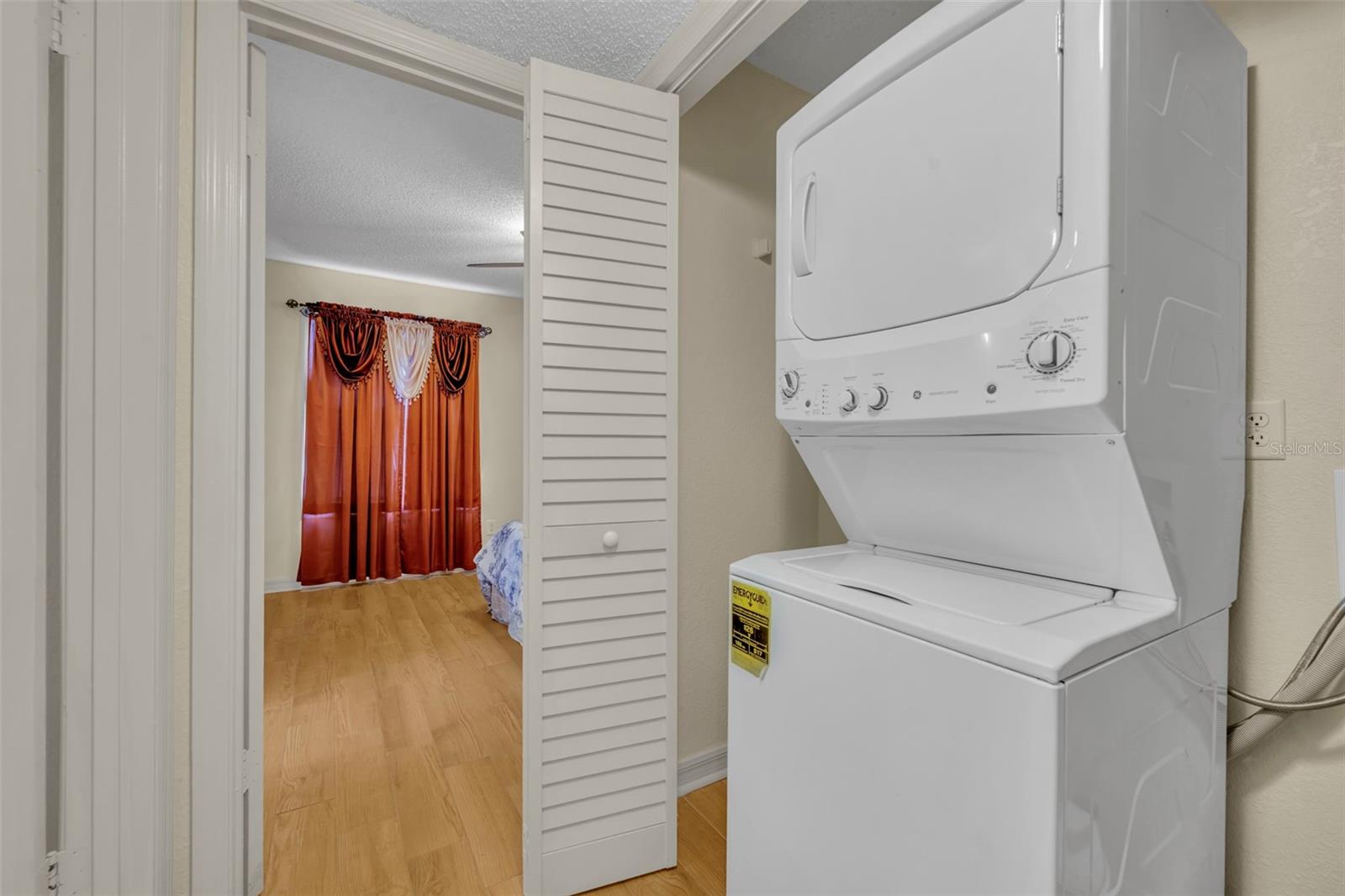 Image 12 of 16 For 4512 Commander Drive 1712