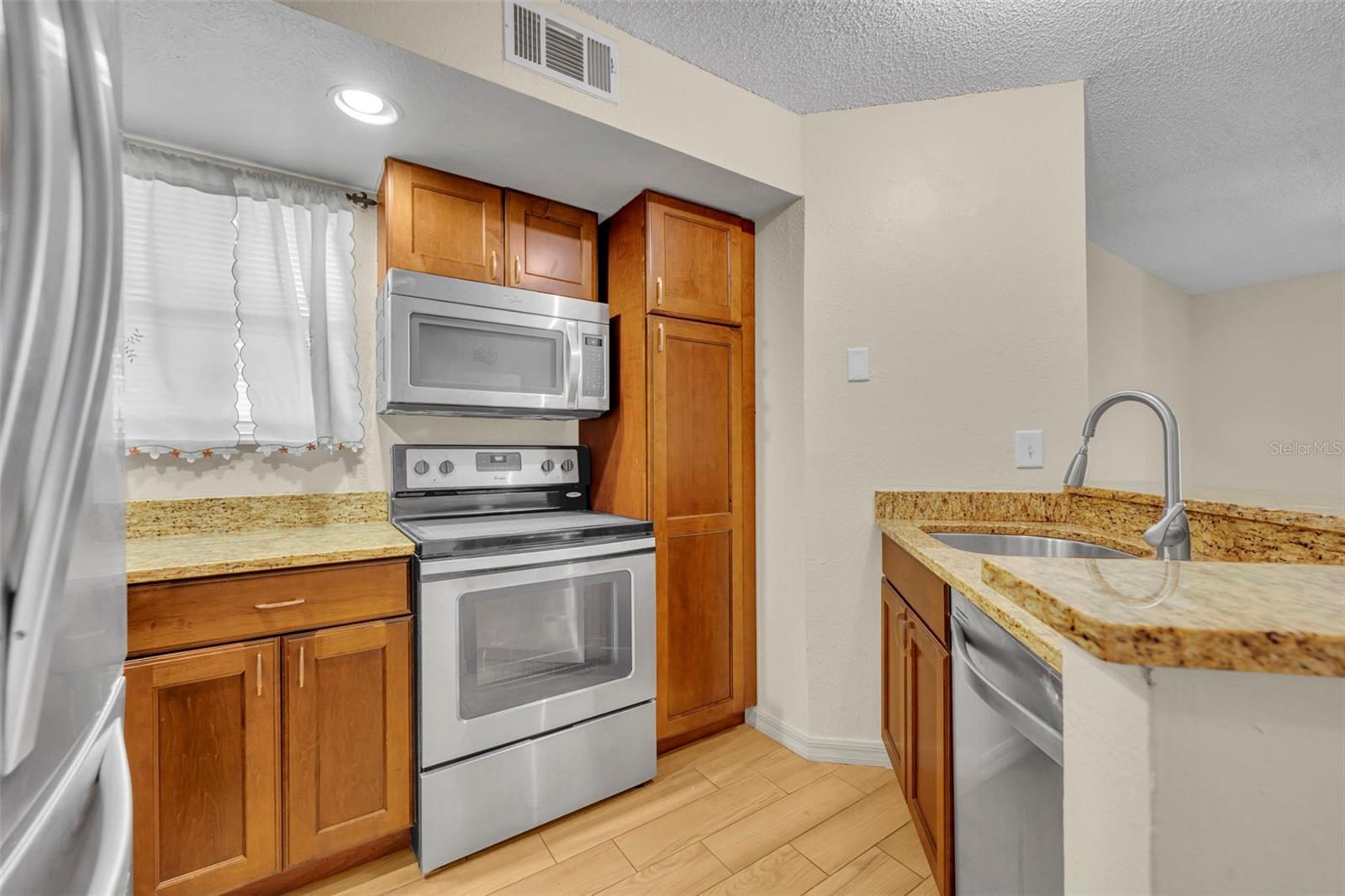 Image 3 of 16 For 4512 Commander Drive 1712