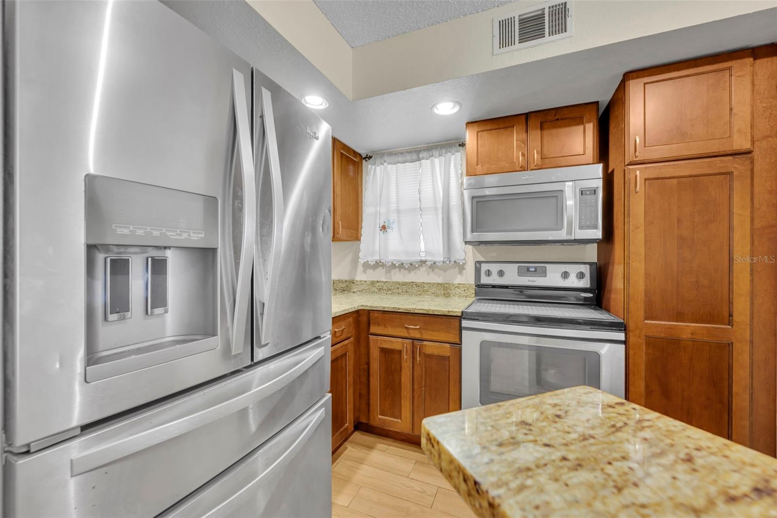 Image 4 of 16 For 4512 Commander Drive 1712