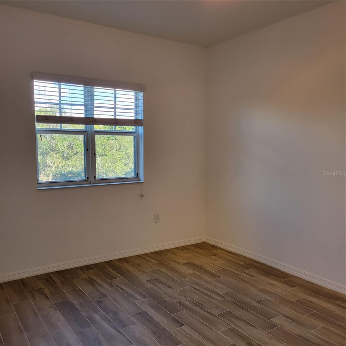 Image 21 of 43 For 1064 Tamiami Trail 1325