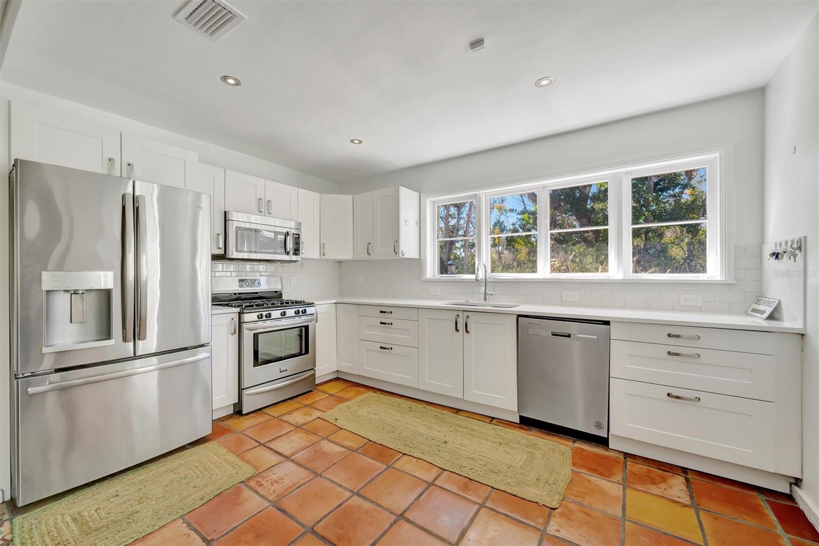 Image 14 of 54 For 4237 Higel Avenue